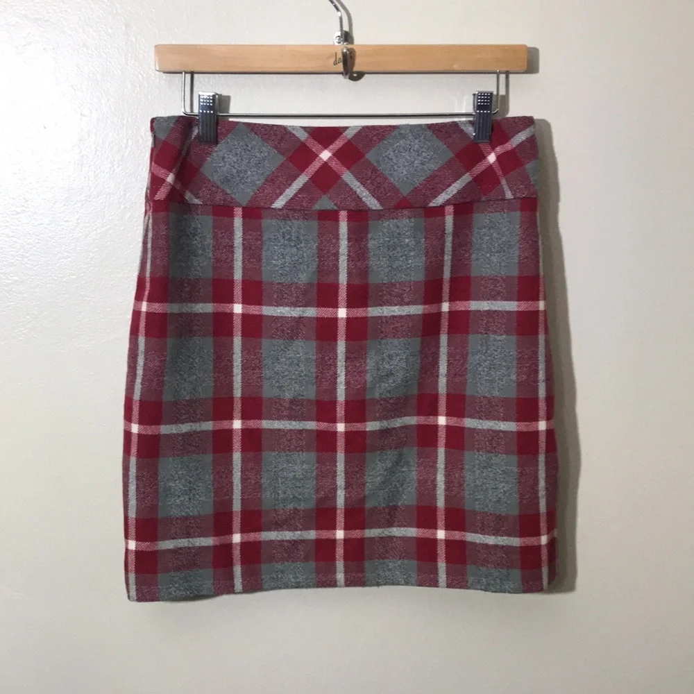 Eddie Bauer Women's 2 Plaid Gray and‎ Red Skirt Bohemian Hippie 70s 60s